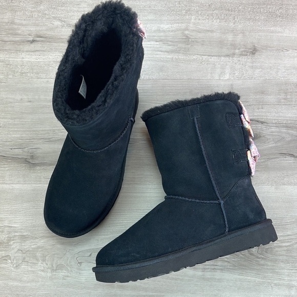 🍁UGG🍁 W BAILEY BOW ABSTRACT SPLATTER BOOTS - Picture 5 of 13